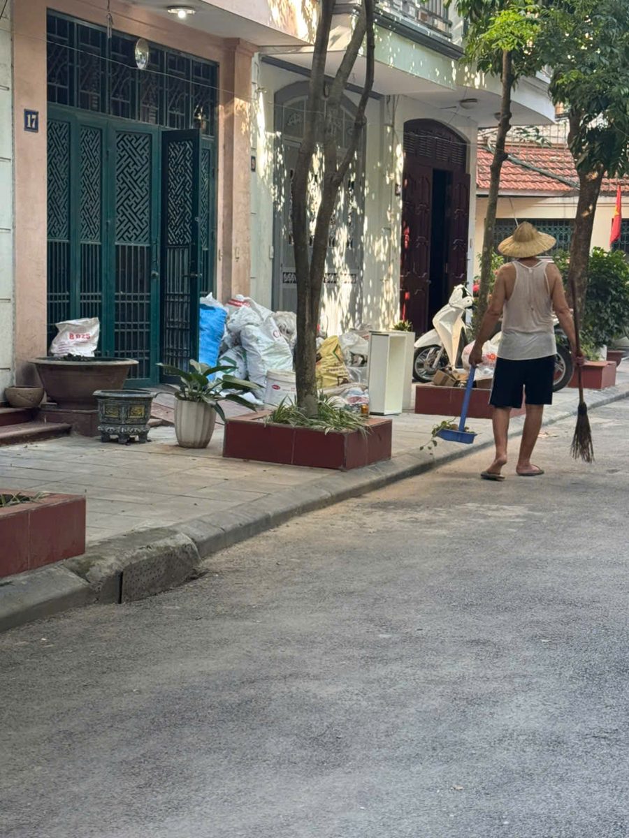 Vệ sinh cuối ngày làm việc 3